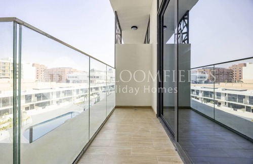 Abu Dhabi City Center Apartment | Bloomfields Elegant Pool View Stu The Ga