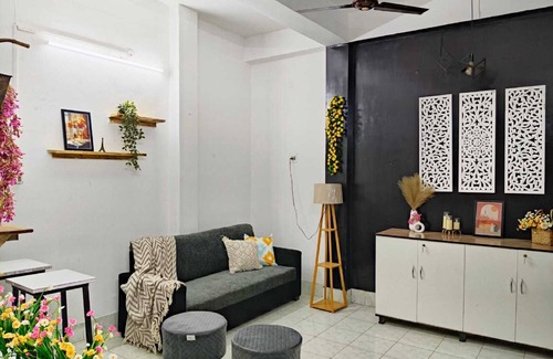 Sualkuchi House | Blossom & Bloom - a Charming 2-bedroom house with WiFi, AC in fabulous Guwahati