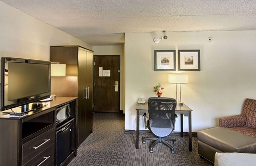 Traverse City Hotel | Blossom Hotel & Suites Traverse City