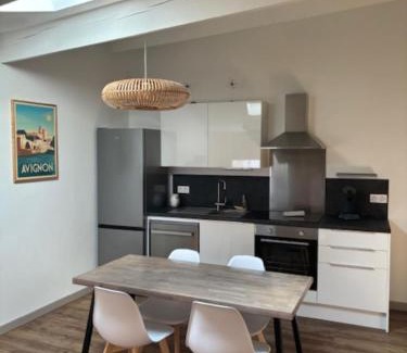 L'Isle-sur-la-Sorgue Apartment | "Blossom of Provence"