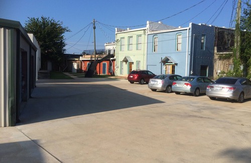 Water Valley Apartment | Blu-Buck Mercantile Hotel Apt. C
