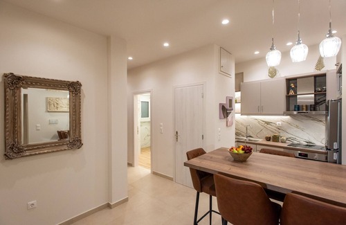 Koukaki Apartment | Blue Ark Acropolis Compass
