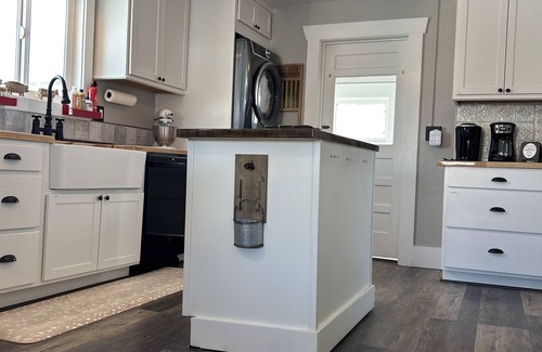 Homelake Other | Blue Barn Farmhouse - 30 min from Great Sand Dunes/20 min from Hot Springs.