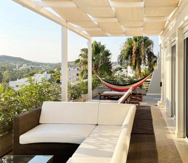 Vouliagmeni Apartment | Blue Bay Vouliagmeni Luxury Apartment