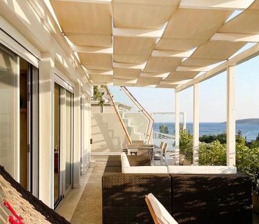 Vouliagmeni Apartment | Blue Bay Vouliagmeni Luxury Apartment