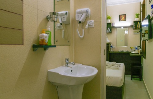 Alwaye Hotel | Blue Bell Airport Hotel