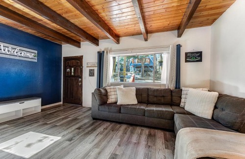 Arrowbear Lake House | Blue Bird Beauty