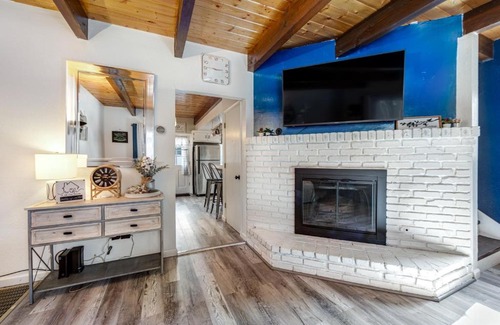 Arrowbear Lake House | Blue Bird Beauty
