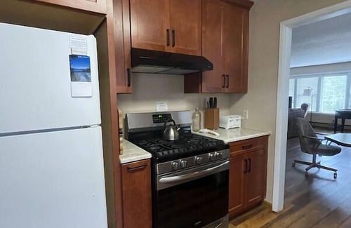 Black Bart House | Blue Black Bart - Brand new kitchen + sweetest owners!