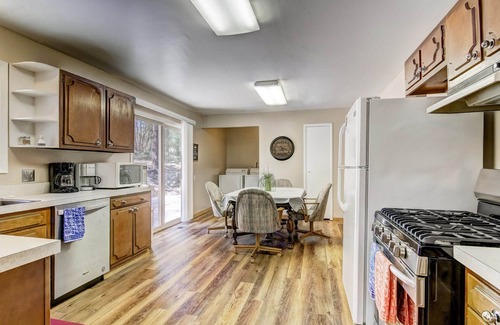 Black Bart House | Blue Black Bart - Brand new kitchen + sweetest owners!
