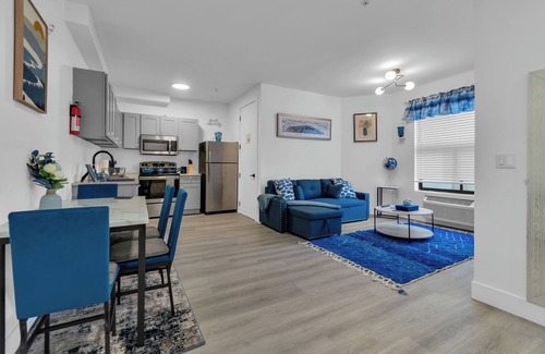 Elizabeth Apartment | Blue Bliss 2BR 2BTH with Indoor Pool, FREE Parking, Near NYC & EWR Airport