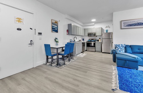 Elizabeth Apartment | Blue Bliss 2BR 2BTH with Indoor Pool, FREE Parking, Near NYC & EWR Airport