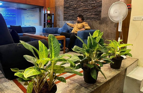 Shivaji Nagar Hotel | Blue Bliss Hotels By PPH Living Infantry Road