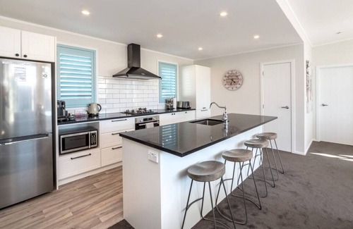 Martinborough House | Blue Bungalow, Martinborough
