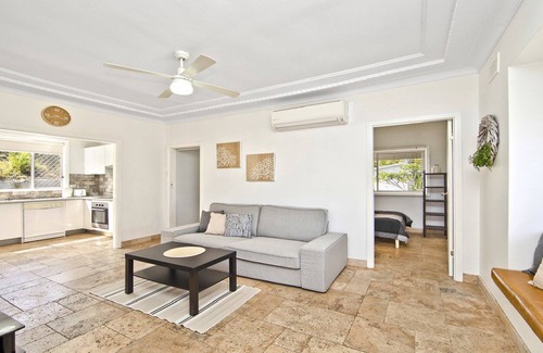 Ettalong Beach House | Blue Coast Bliss - Pet Friendly