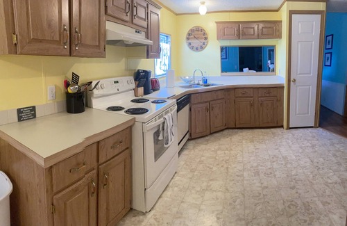 Steinhatchee House | Blue Crab Getaway- private dock-holds 2 boats