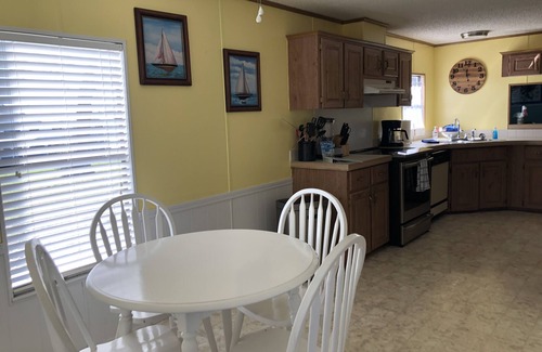 Steinhatchee House | Blue Crab Getaway- private dock-holds 2 boats