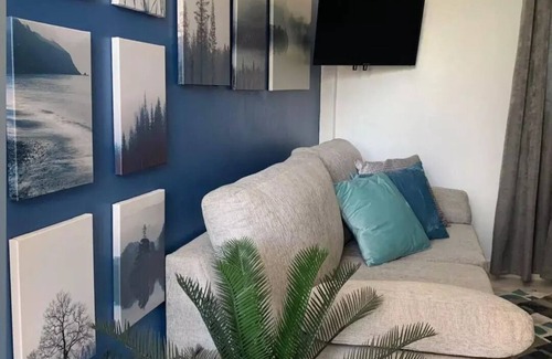 Los Pepines House | Blue Spacious Room-private entrance