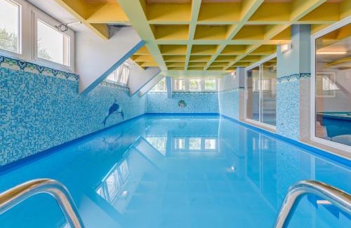 Stobrec Apartment | Blue Dolphin Apartment - Private indoor Pool, Jacuzzi, Garden