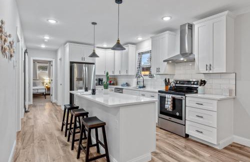 St. Louis House | Blue Door Bungalow | JZ Vacation Rentals