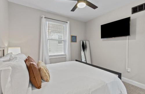 St. Louis House | Blue Door Bungalow | JZ Vacation Rentals