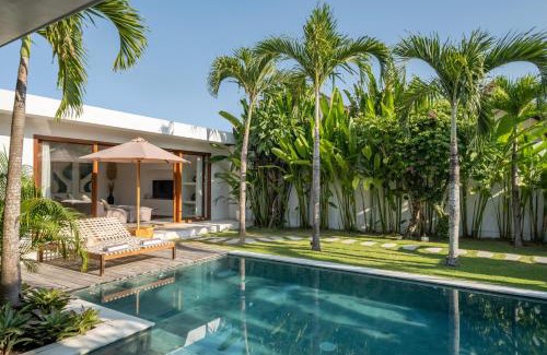 Batu Bolong Villa | Blue Door Villa, Central Canggu