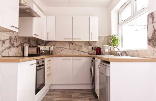 Newton-le-Willows House | Blue double room in Rydal House