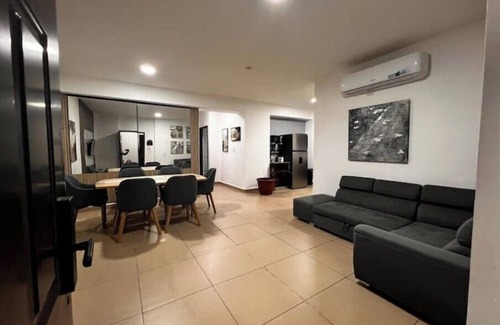 El Cangrejo Apartment | Blue Dream in San Francisco
