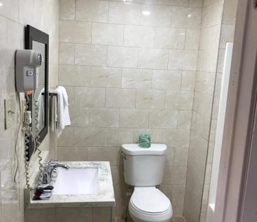 Tonawanda Hotel | Blue Falls Motel