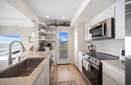 San Simeon Condo | Blue Haven-Oceanfront Stay Near Cambria & Beaches