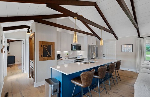 Lake Norman of Catawba House | Blue Heaven by SoCharm | Hot Tub with Great Views
