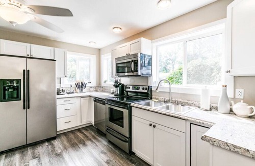 Verona Beach House | Blue Heron | Fenced Yard & Beach Access
