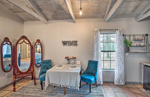 Pittsburg Apartment | Blue Jay Cottage' - Pittsburg Studio on Winery!