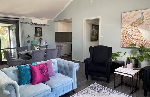Daylesford House | Blue Jay Daylesford | Boutique 2-Bedroom Retreat in The Heart of Town