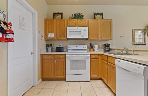 Sandy Ridge House | Blue Jay Villa - Vacation Home Near Disney