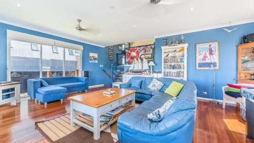 Sunderland Bay House | Blue Jetty Beach House in Sunderland Bay