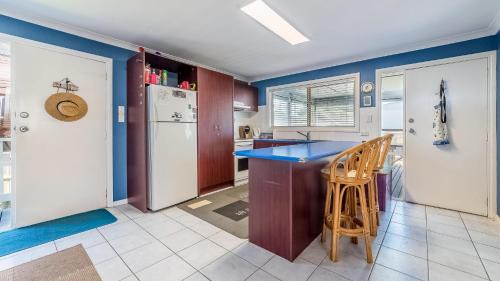Sunderland Bay House | Blue Jetty Beach House in Sunderland Bay