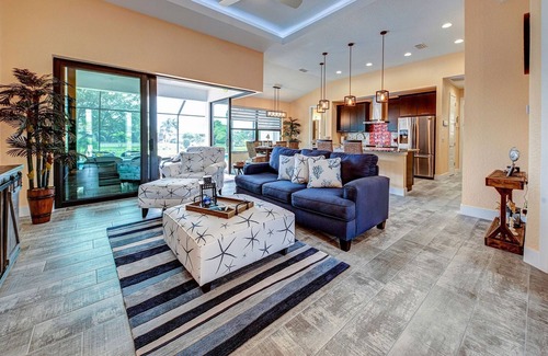 White Marsh House | Blue Lagoon | Pool | Spa | Lounge