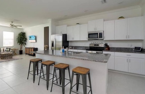 Wesley Chapel South House | Blue Lagoon Townhouse in Epperson