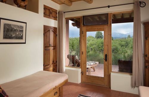 Hesperus Bed & Breakfast | Blue Lake Ranch