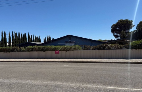 Port Vincent Apartment | Blue Line Unit 1 Great Location! Close to amenities! Off Peak Special!