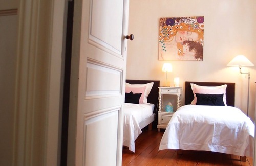 Saint Genes Bed & Breakfast | Blue Lodge in Bordeaux