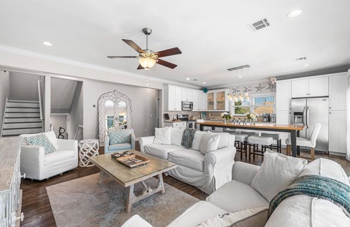 Miramar Beach House | BLUE MERMAID: Splash into Luxurious Paradise! Bikes, Pool, Golf Cart
