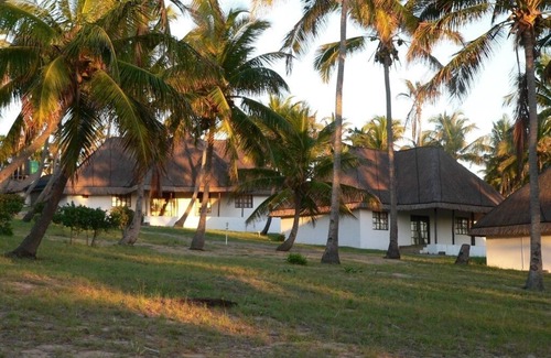 Inhambane House | BLUE MOON” Beach – Holiday Resort