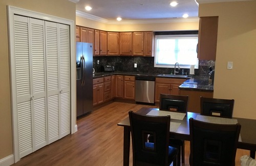 Clayton Apartment | Blue Moon Vacation Rentals Downtown Clayton