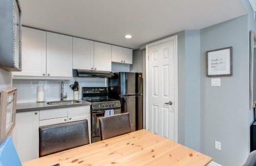 Craigleith Apartment | Blue Mountain Getaway at North Creek Resort King Bed