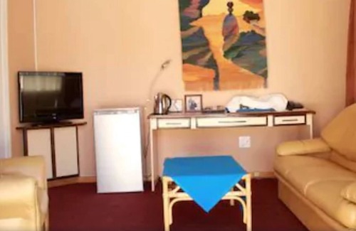 Teyateyaneng Hotel | Blue Mountain Inn