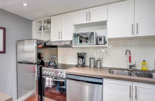 Craigleith Apartment | Blue Mountain Luxury Studio