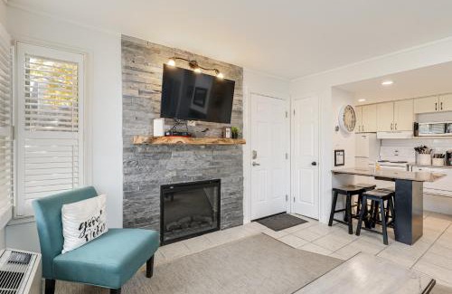 Craigleith Apartment | Blue Mountain Studio Oasis