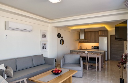 Platanes Villa | Blue oyster Beachfront villa, No car needed 5